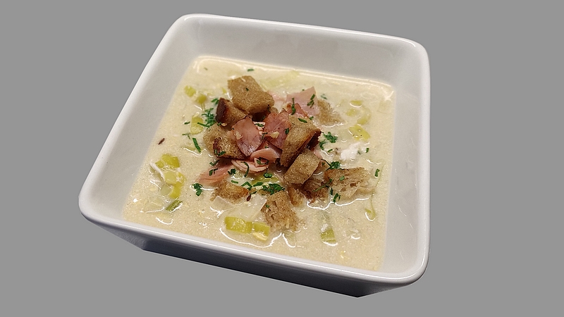 Pórková polévka s krutony a šunkou recept