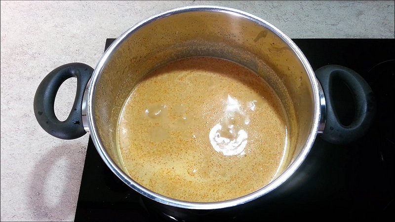 Smetanová kari polévka s kuřecím masem recept