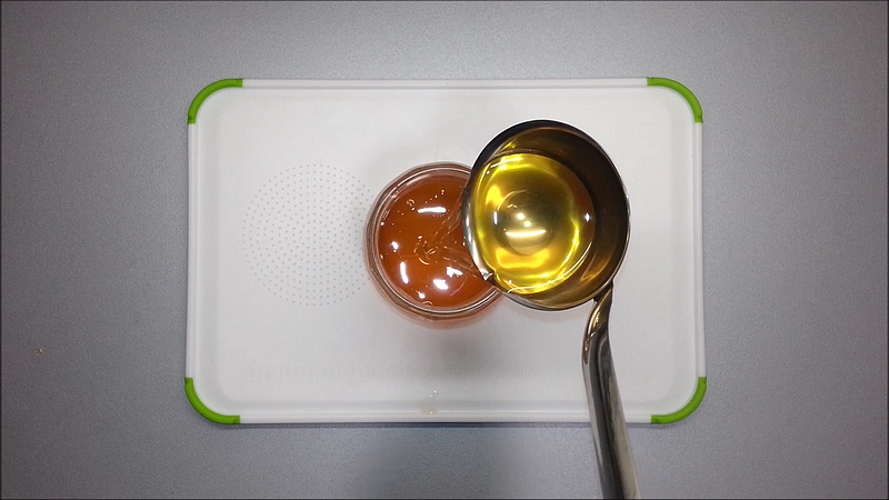 Plnění medu do sklenic návod