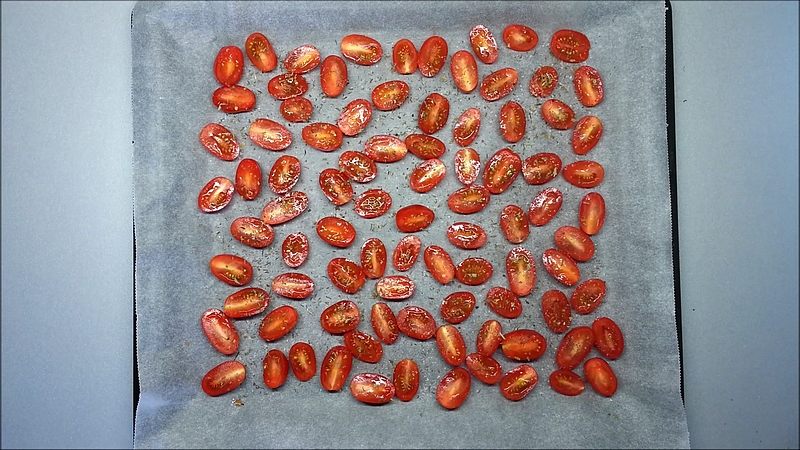 Sušená rajčata na plechu v troubě recept