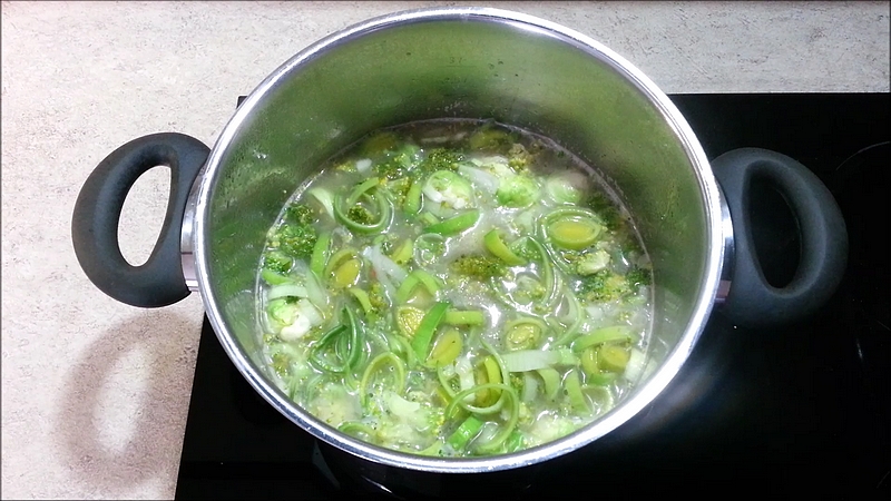 Zeleninová polévka s vývarem recept