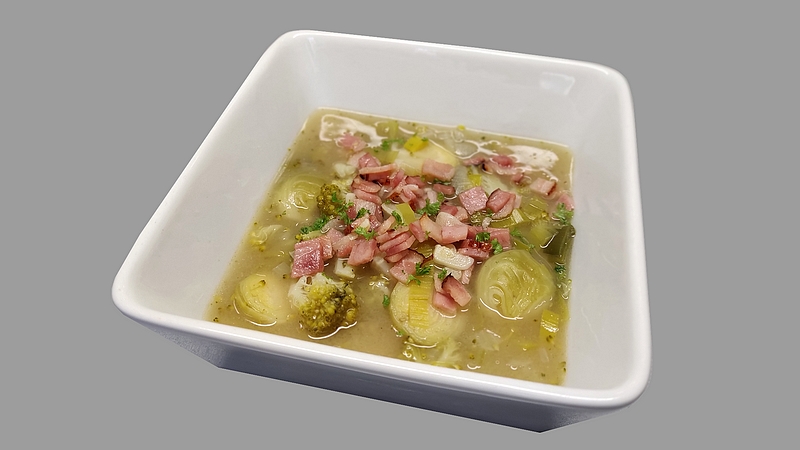 Brokolicová polévka s růžičkovou kapustou a anglickou slaninou recept