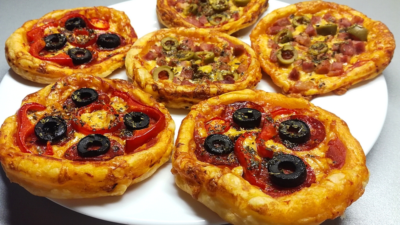 Mini pizze z lístkového cesta recept