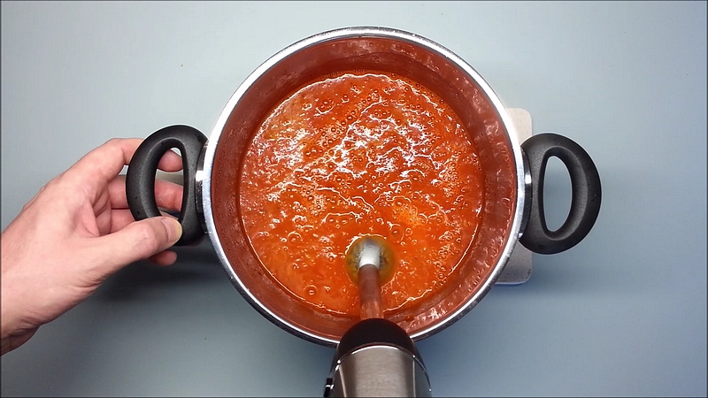Mixovaná rajčatová polévka recept
