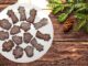 Perníčky s čokoládovou polevou sypané kokosom recept