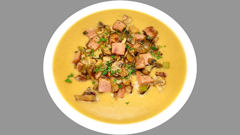 Hrachová kaše se slaninou a žampiony