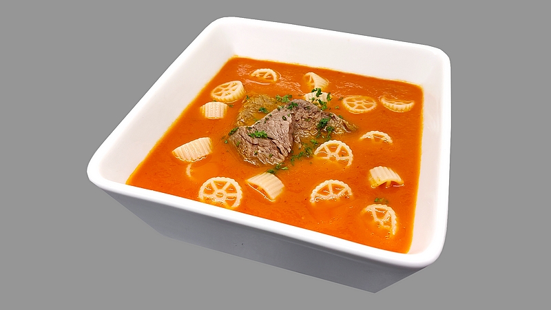 Rajčatová polévka s hovězím masem