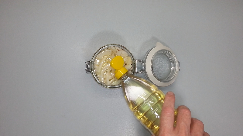 Nakládaný sýr v oleji