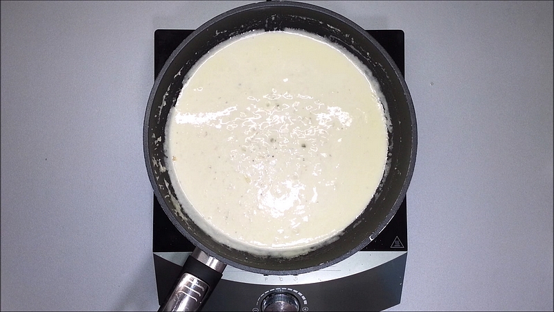 Parmazánová omáčka