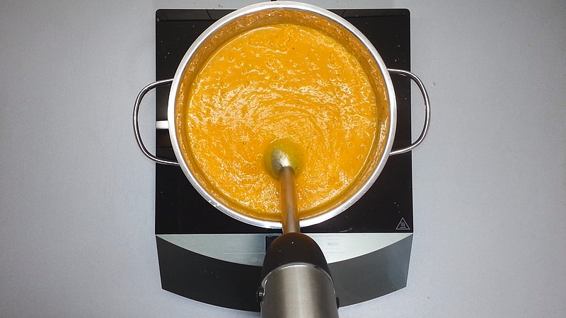 Mixovaná dýňová polévka