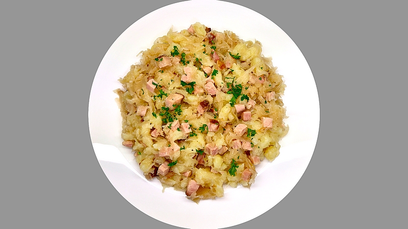 Halušky se zelím a uzeným masem recept