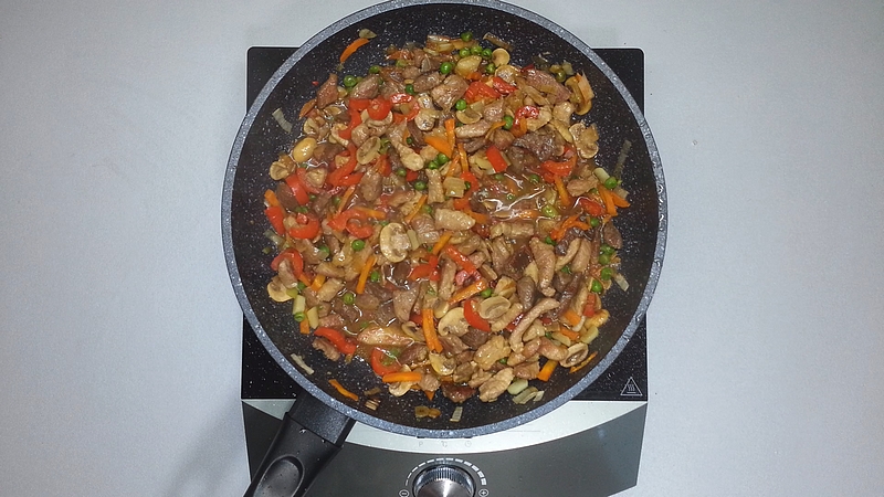 Vepřové maso se zeleninou