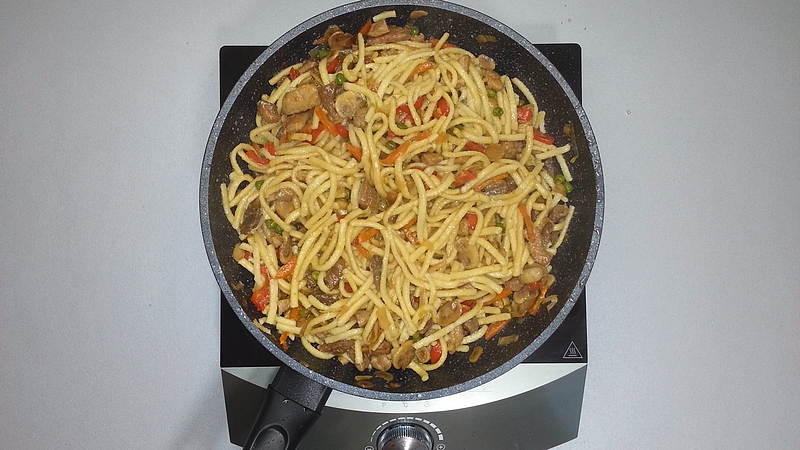 Špecle s vepřovým masem