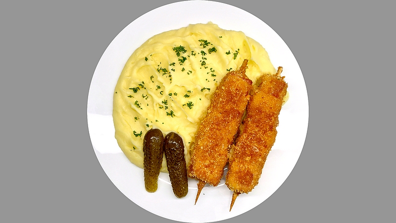 Špízy se šunkou a sýrem: Netradiční pochoutka s bramborovou kaší