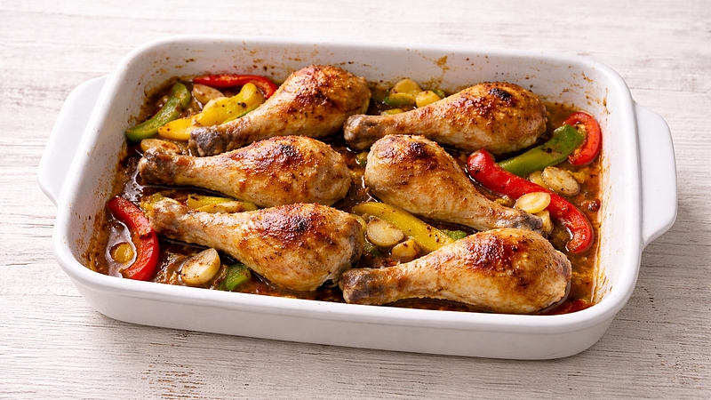 Barevná kuřecí stehna s paprikou