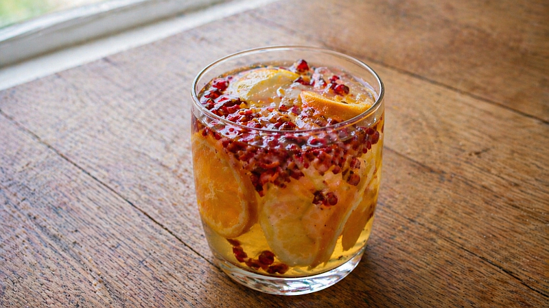 Pomerančová limonáda s granátovým jablkem: Domácí osvěžení