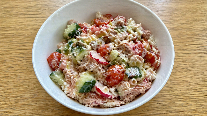 Tuňákový salát s cottage sýrem