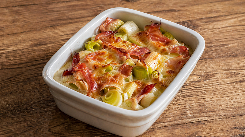 Zapečený pórek s parmskou šunkou