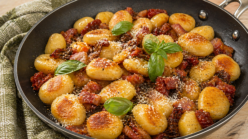 Gnocchi se slaninou a sušenými rajčaty